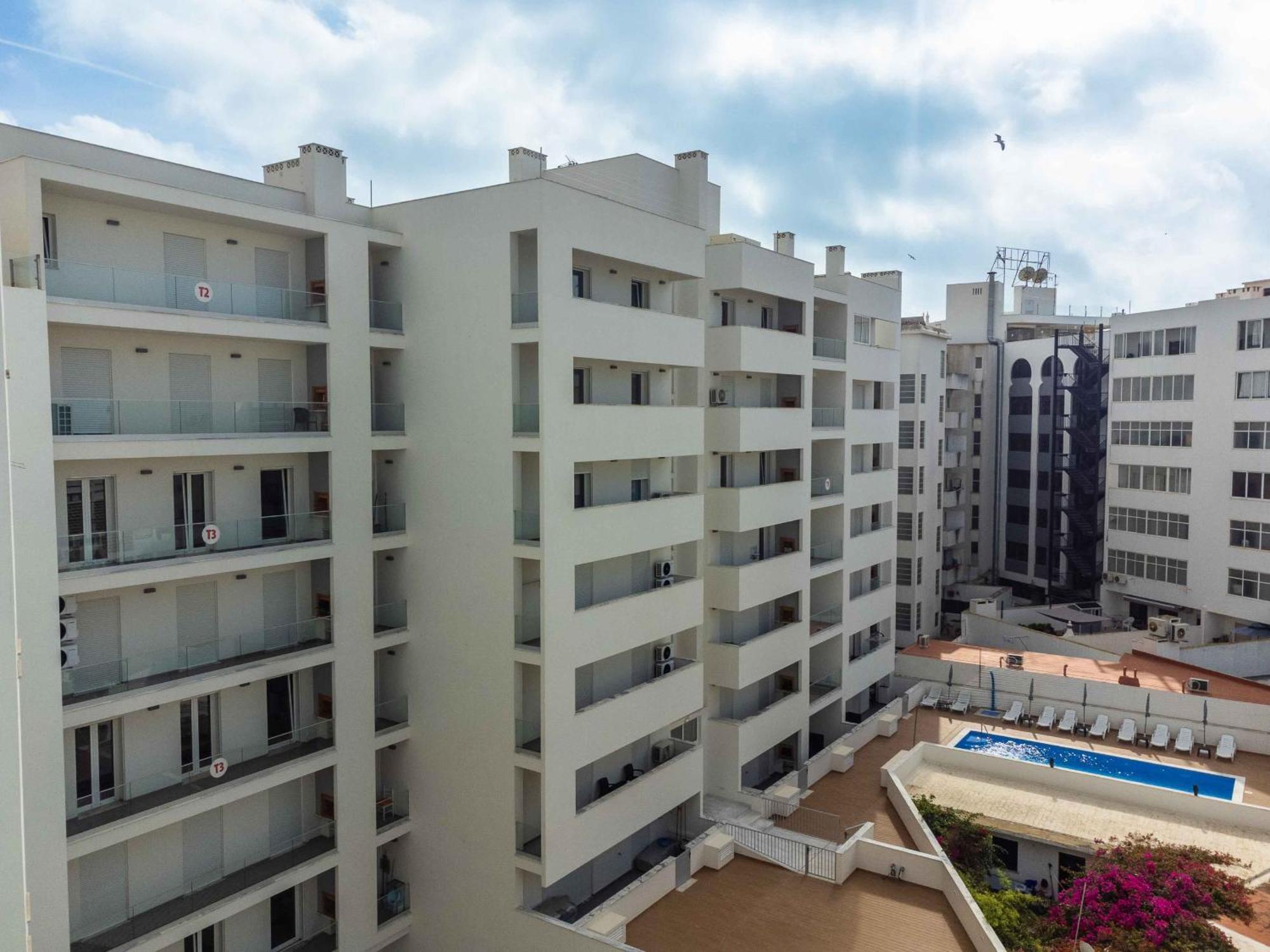 Caravelas 2-Bedroom Apartment With Pool - 50M From The Beach Armacao de Pera Ngoại thất bức ảnh